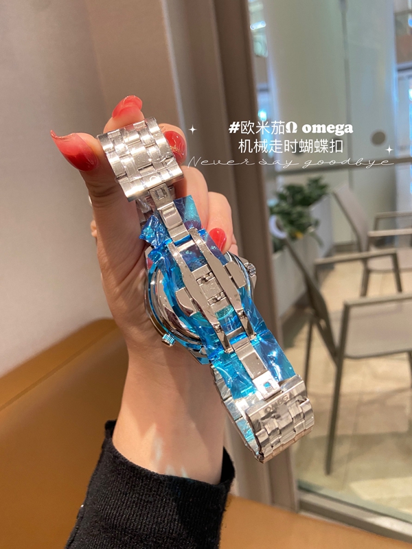 ブランド時計背面デザイン